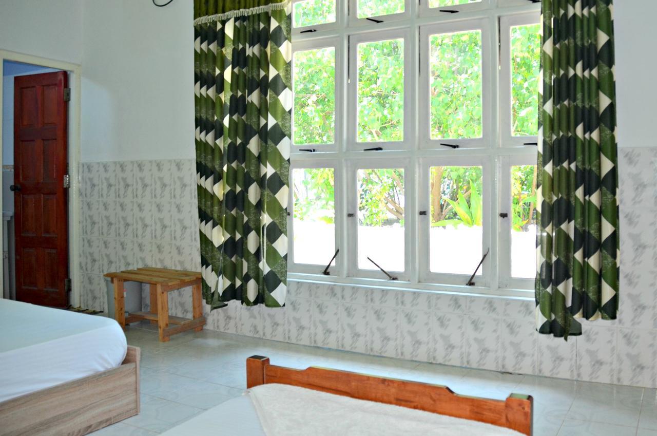 Ocean Vibes Guesthouse Huraa Exterior photo