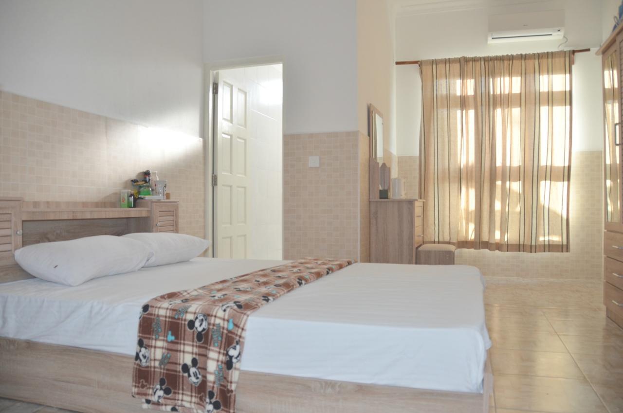 Ocean Vibes Guesthouse Huraa Exterior photo
